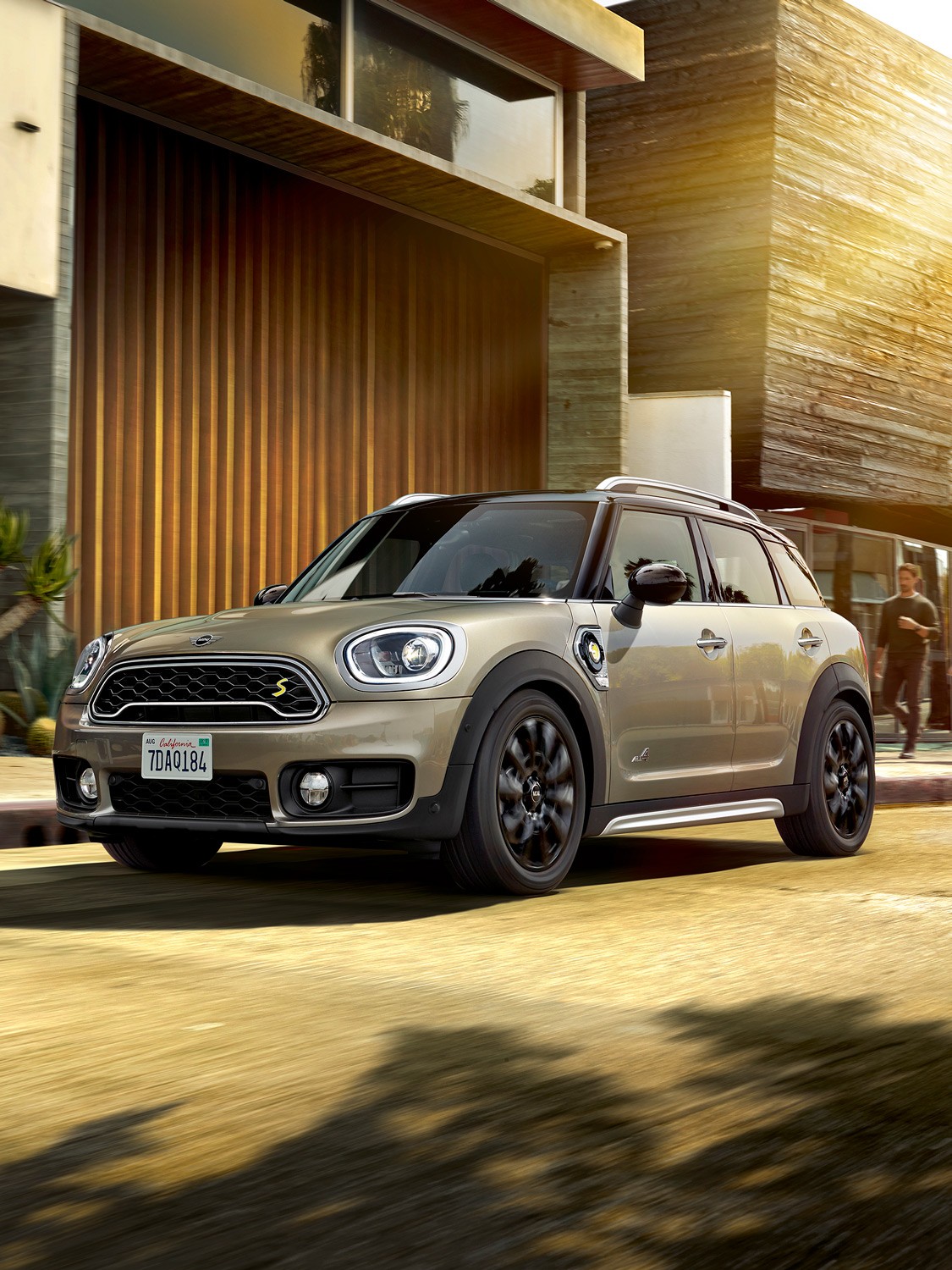 DE NIEUWE MINI PLUG-IN HYBRIDE.